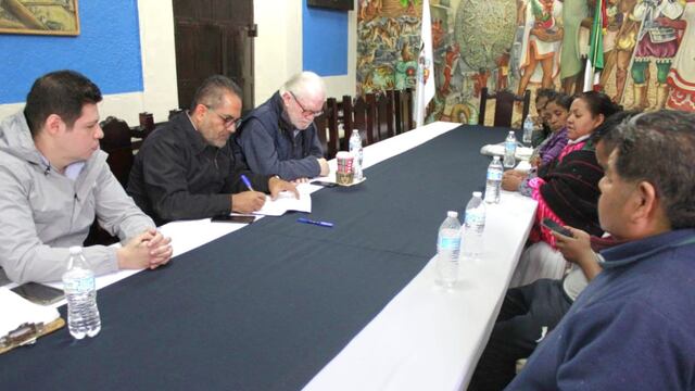 Mesa diálogo con comerciantes otomíes de Coyoacán