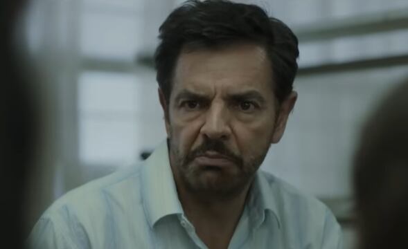 Eugenio Derbez en la película Radical