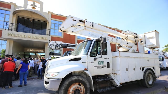 CFE desplegó brigadas para atender fallas eléctricas en Tabasco