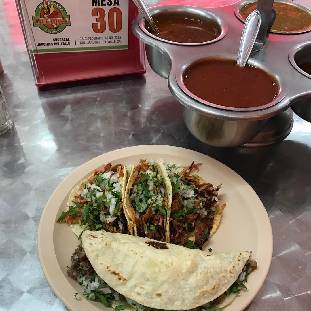 Tacos del "Pastor del Rica", taquería de 'Canelo' Álvarez