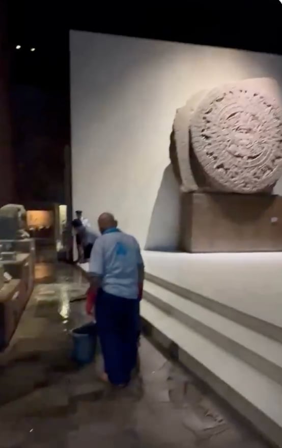 Encharcamientos en la Sala Mexica del Museo de Antropología e Historia