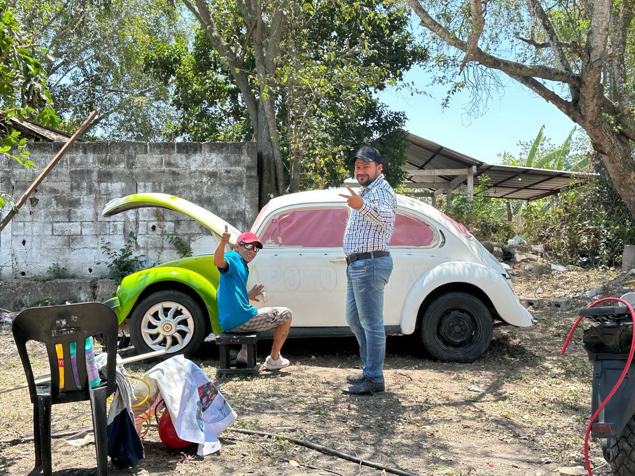 Ruth González recibió un vocho como regalo