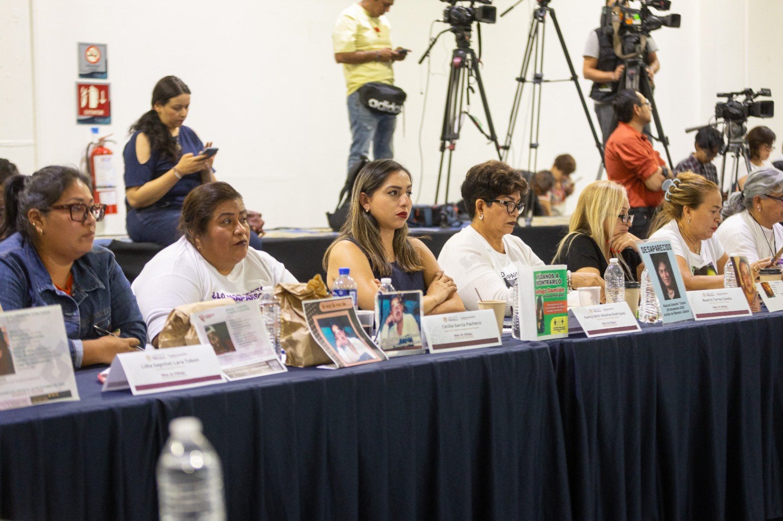 Rosa Icela Rodríguez habló con madres buscadoras