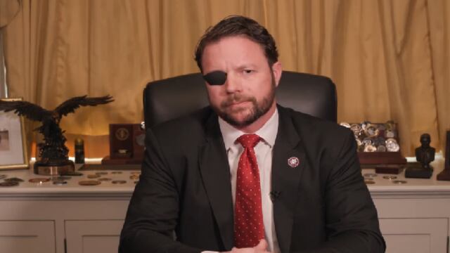 Dan Crenshaw envía mensaje a AMLO: hablando español lanza una polémica acusación