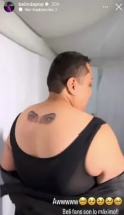 Fan se tatúa los ojos de Belinda