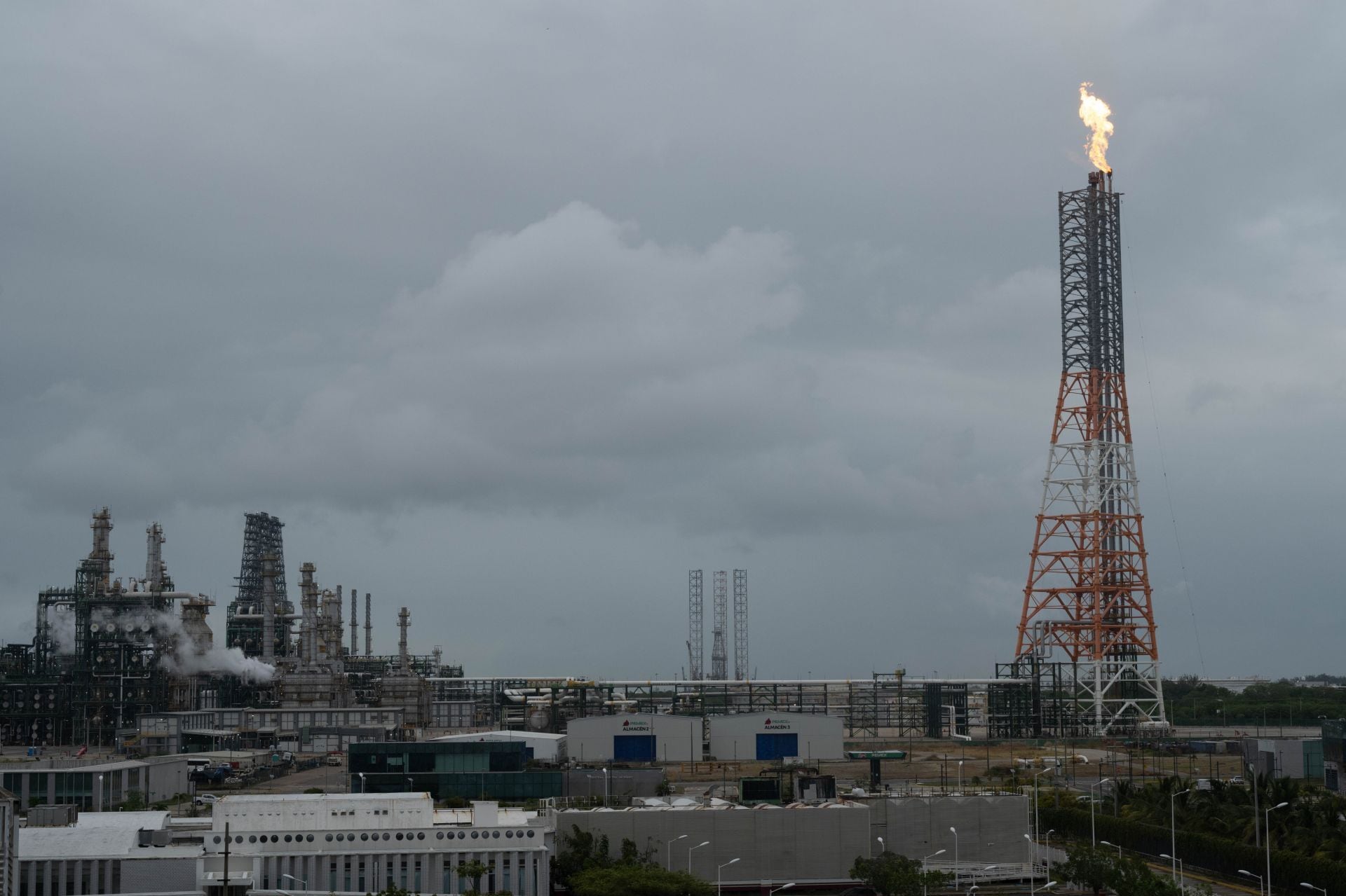 Refinería Olmeda en Dos Bocas en Paraíso, Tabasco.