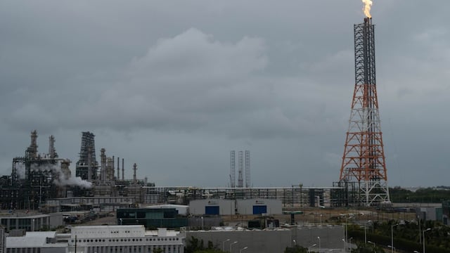 Refinería Olmeda en Dos Bocas en Paraíso, Tabasco.