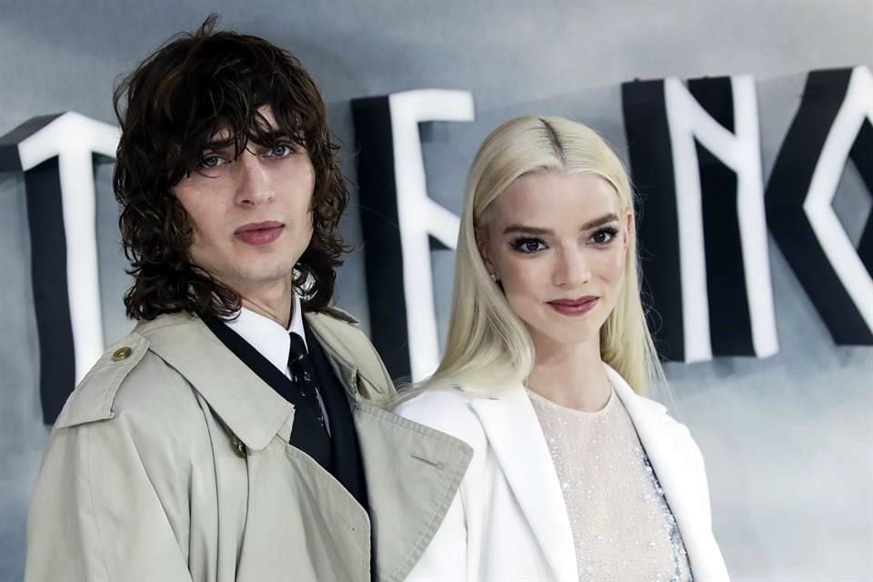 Anya Taylor-Joy y Malcolm McRae