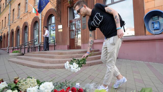 Ofrenda a víctimas de atentado en Niza, Francia