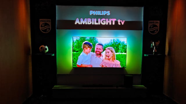 Philips Ambilight QLED Roku TV