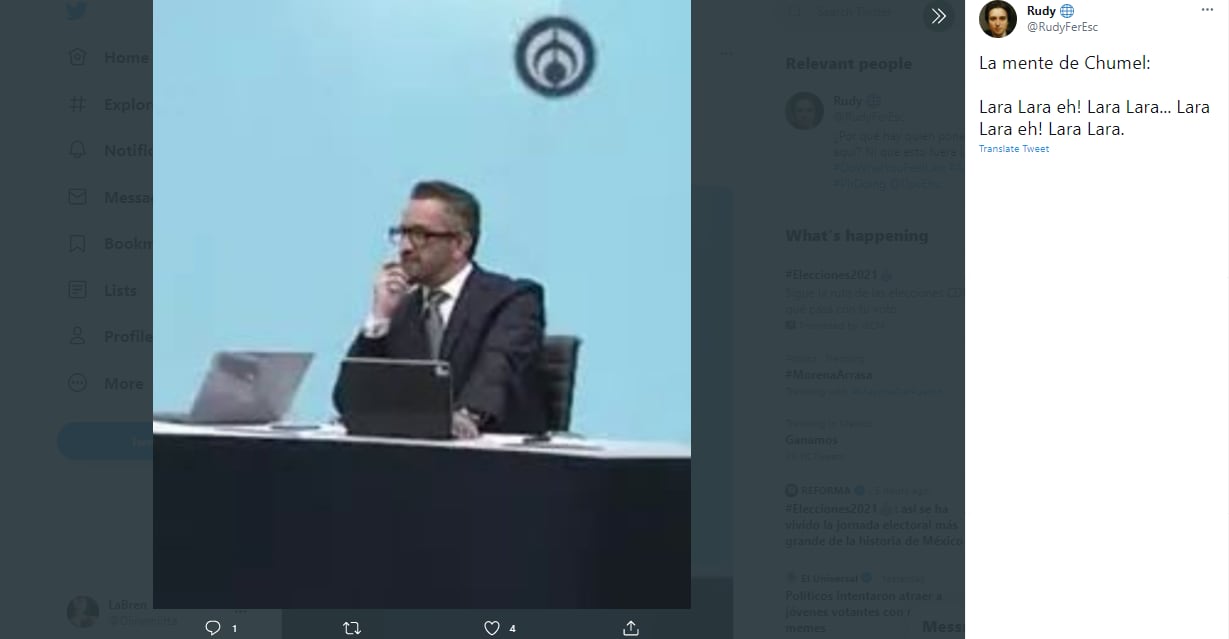 Memes sobre Chumel Torres en mesa de análisis político.