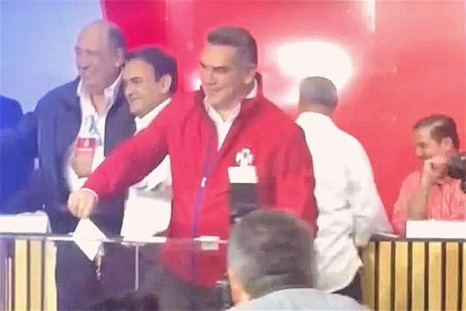 Sesión para presidencia del PRI: Alejandro Moreno busca reelección