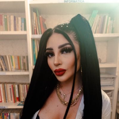 Bellakath, cantante.