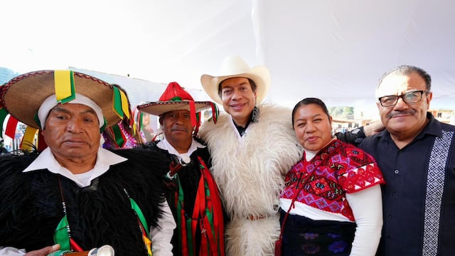 Mario Delgado informa que hay 93 mil adultos mayores inscritos en programas del INEA.