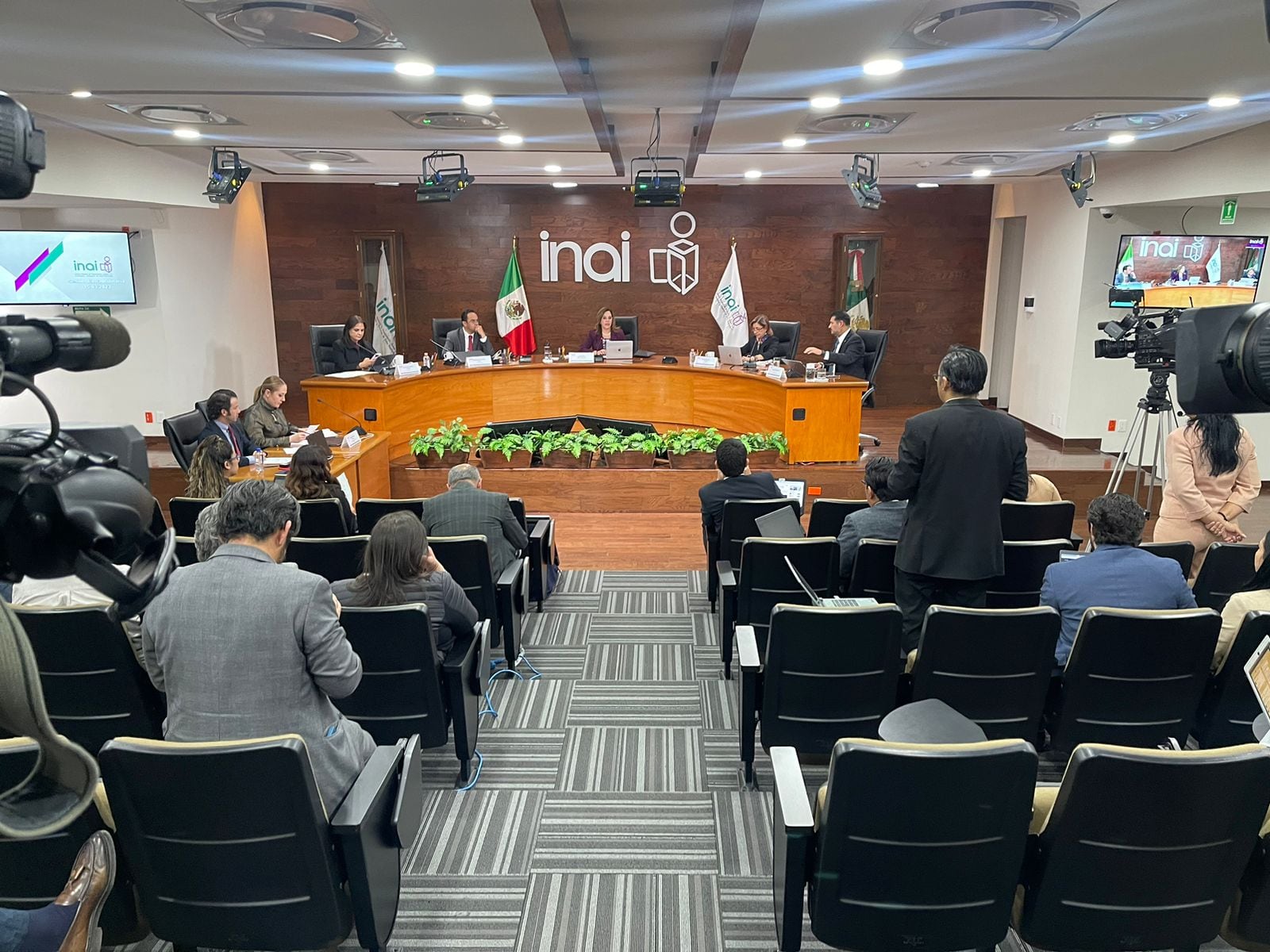 AMLO objetó nombramientos del INAI; inicia sesión extraordinaria y van por controversia constitucional ante la SCJN