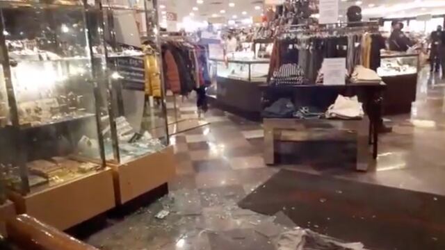 Asalto a tienda Sanborns