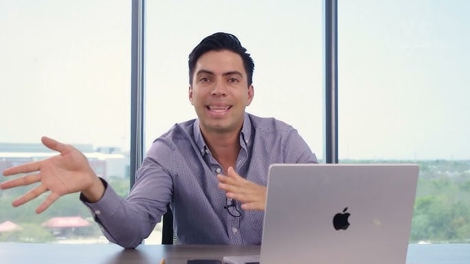 César Vega, asesor financiero que se quejó de la app de BBVA