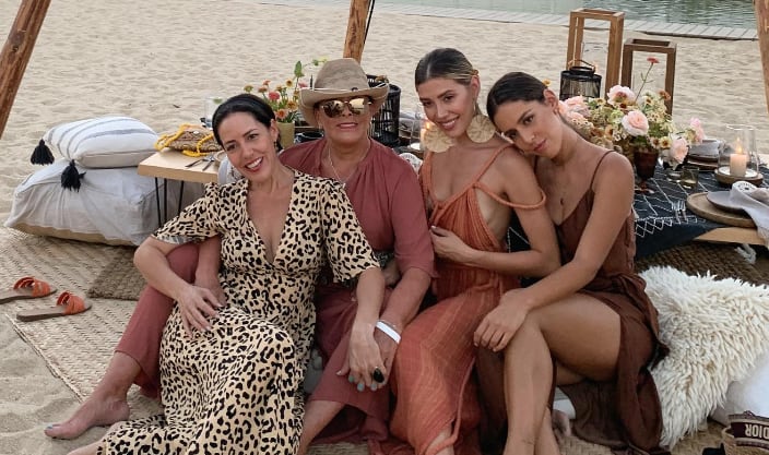 Stephanie Salas, Sylvia Pasquel, Michelle Salas y Camila Valero