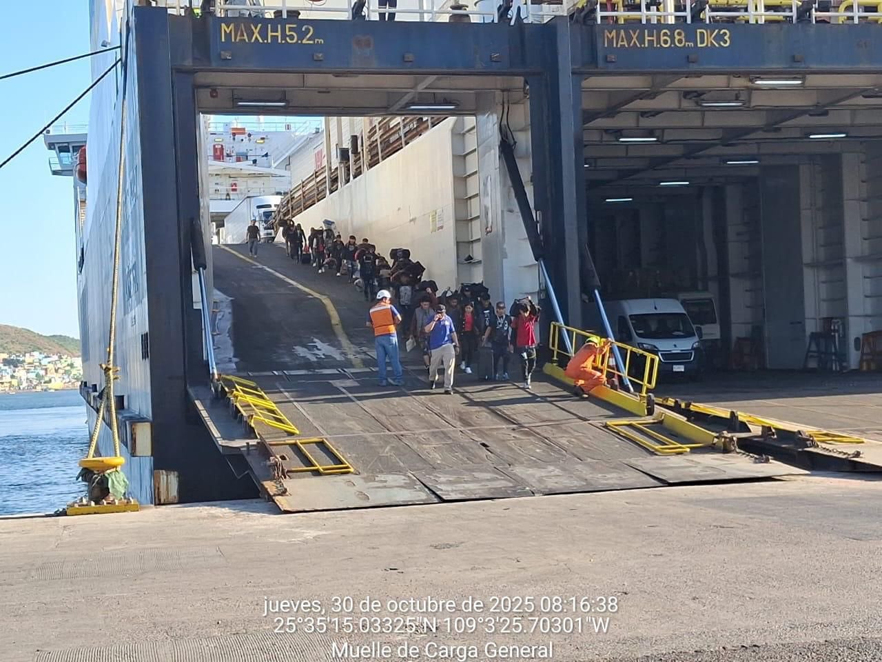 Barco con menores hallado en Sinaloa