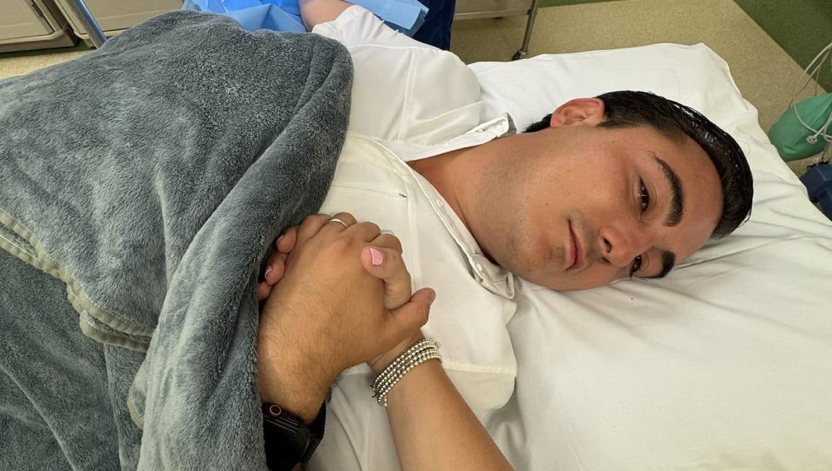 Manuel Guerra Cavazos en el hospital tras ser mordido por león