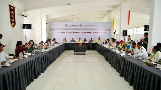 Salomón Jara, gobernador de Oaxaca, pide respuesta inmediata a daños por huracán Erick