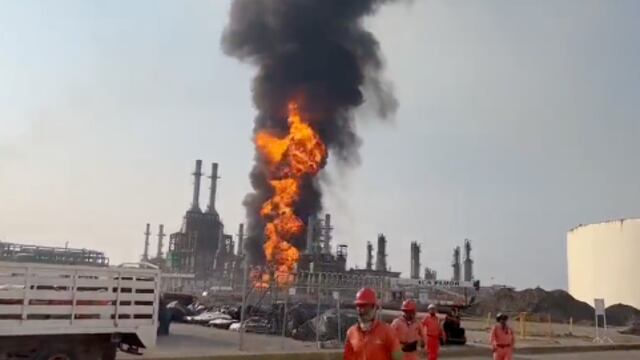 Incendio en Pemex en la refinería de Salina Cruz, Oaxaca