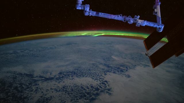 Aurora boreal captada desde el espacio