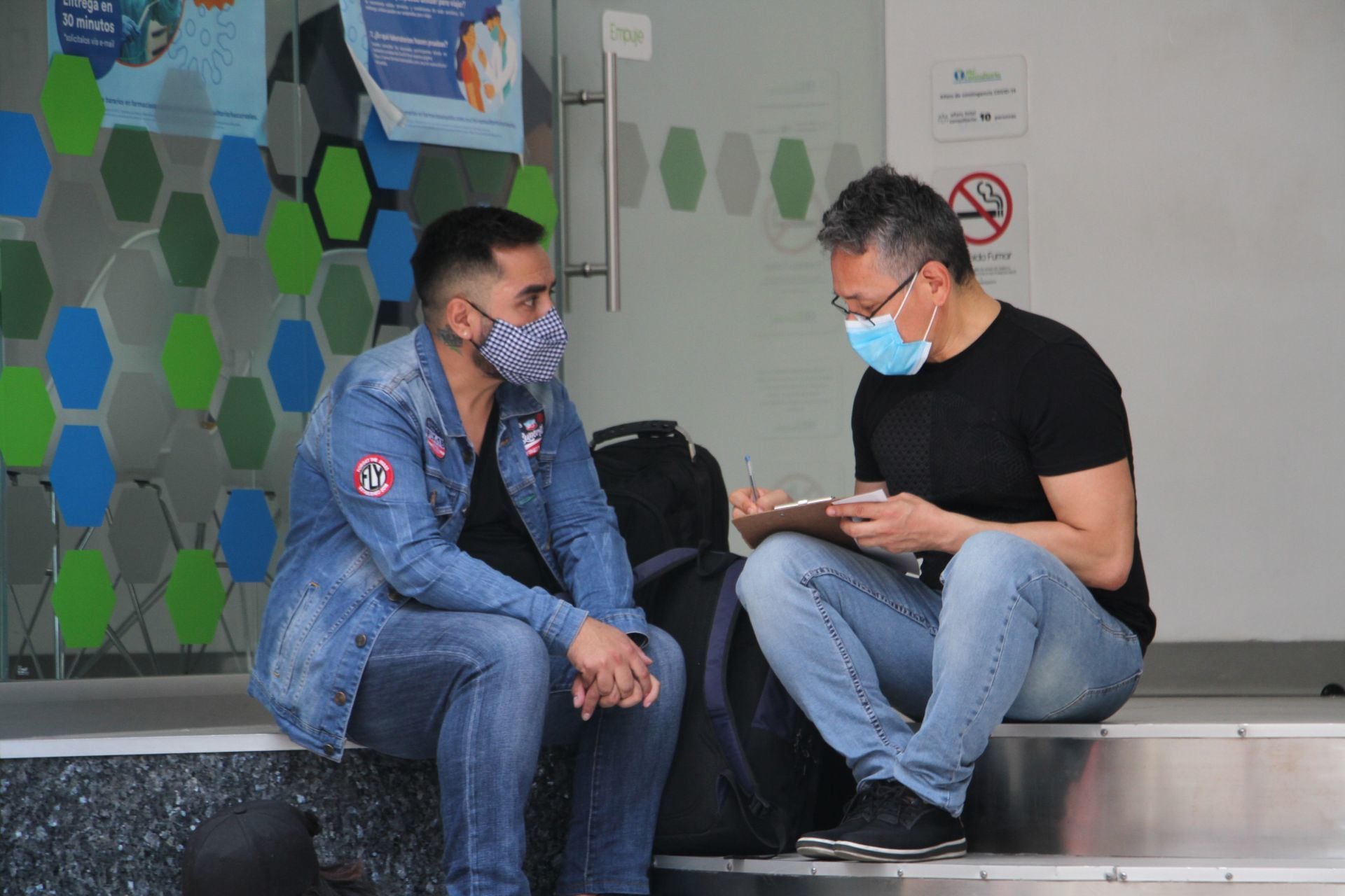 Personas solicitan prueba Covid-19 en farmacias