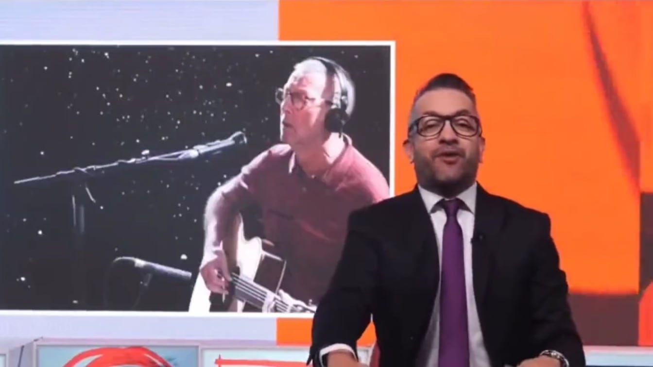 Tunden a Chumel Torres por burlarse de la muerte del hijo de Eric Clapton