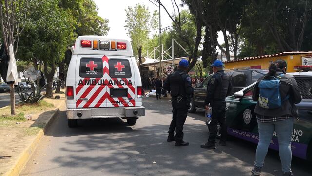 Balacera afuera del Hospital General Balbuena deja un muerto y una mujer lesionada