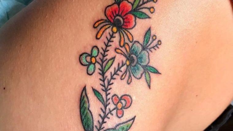 Tatuajes biogenéticos: una realidad para quienes desean llevar el ADN de alguien más en la piel