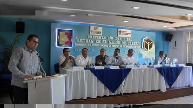 La institución del Gobierno de BCS presentó, a través de la Coordinación de Fomento Editorial, el libro titulado "Letras en el salón de clases".
