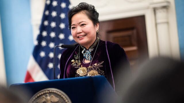 Winnie Greco, ex asesora de alcalde de Nueva York suspendida por dar dinero a periodista en bolsa de papas fritas