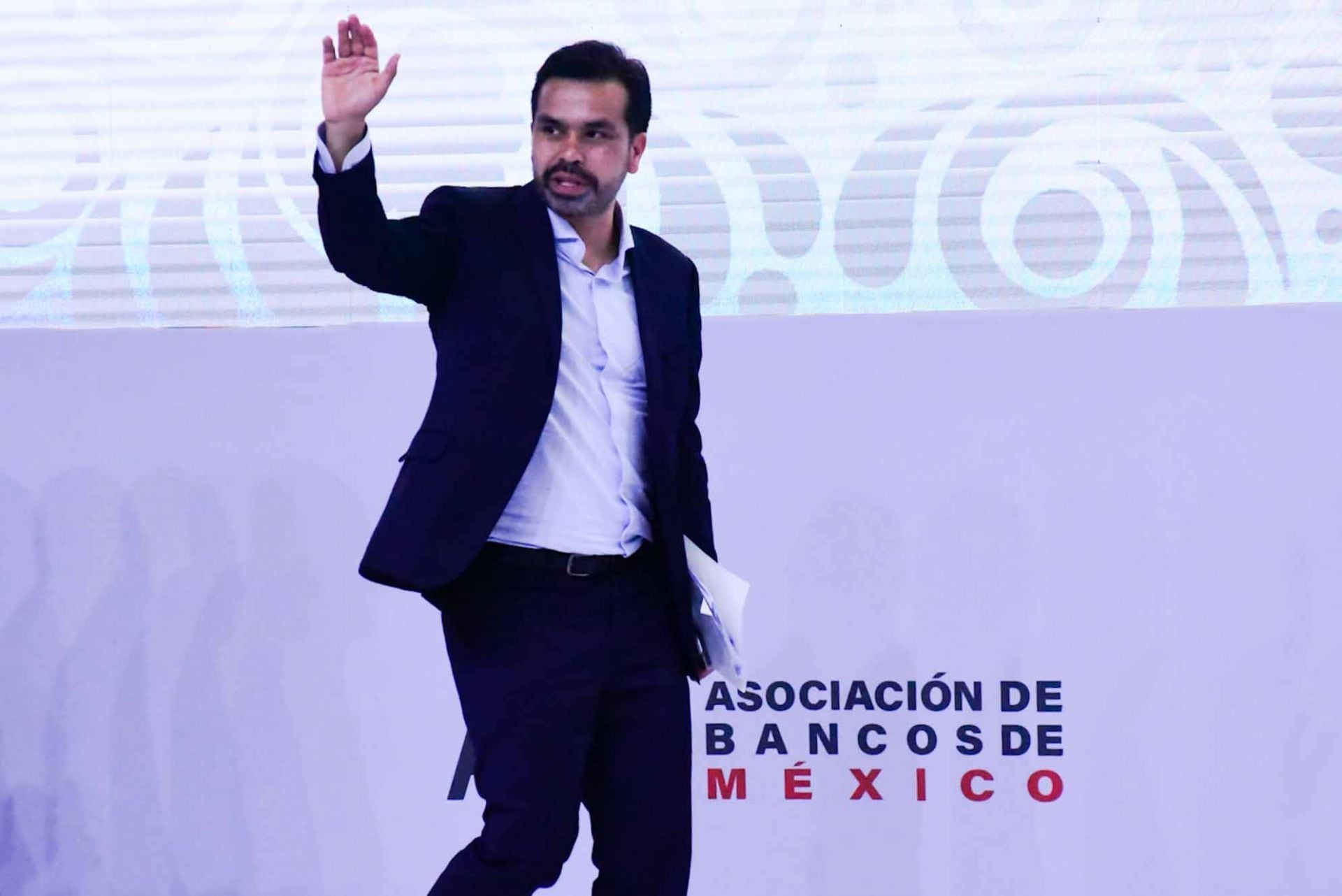 Jorge Álvarez Máynez en la Convención Bancaria 87