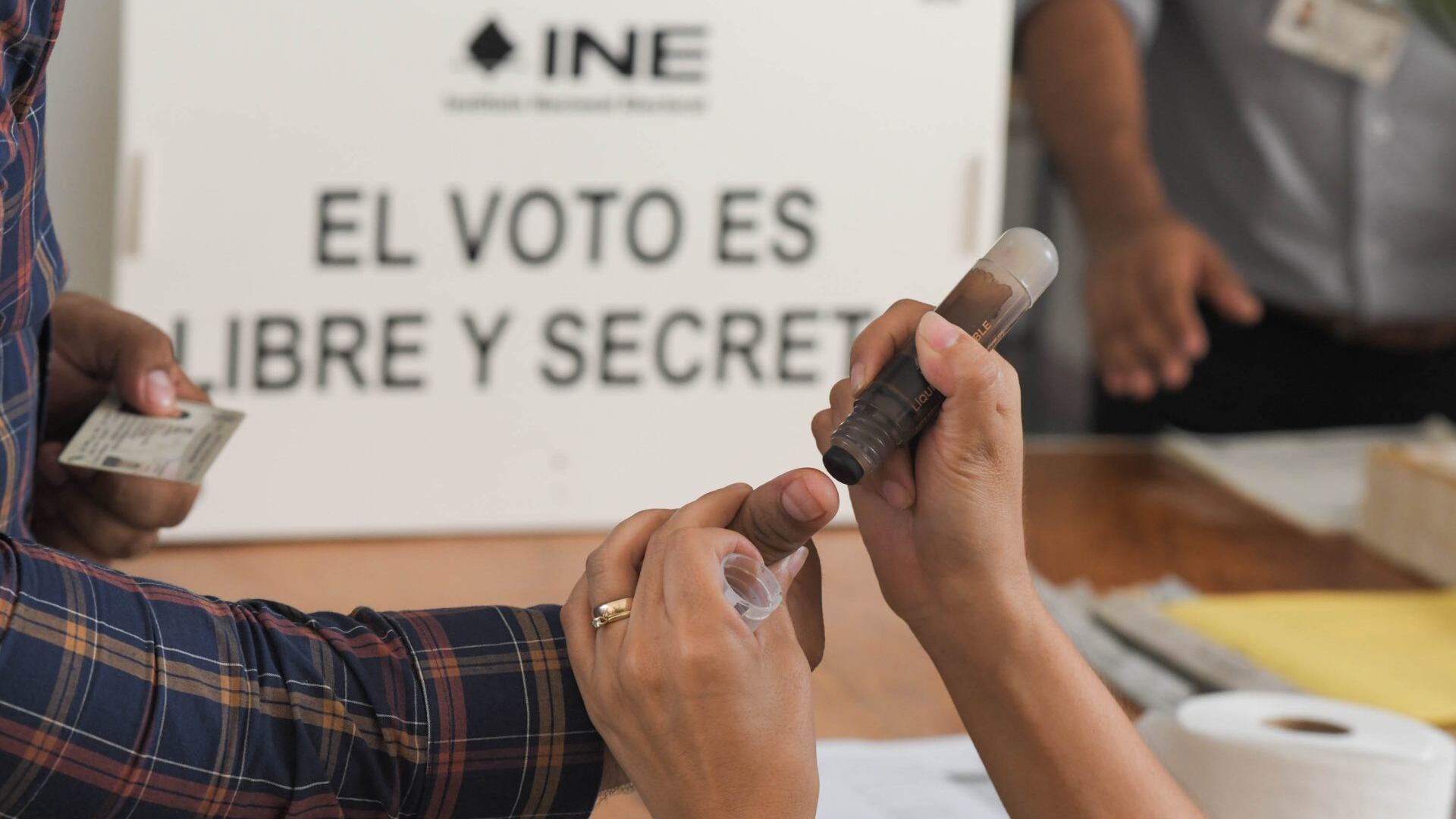 Los pueblos también se equivocan