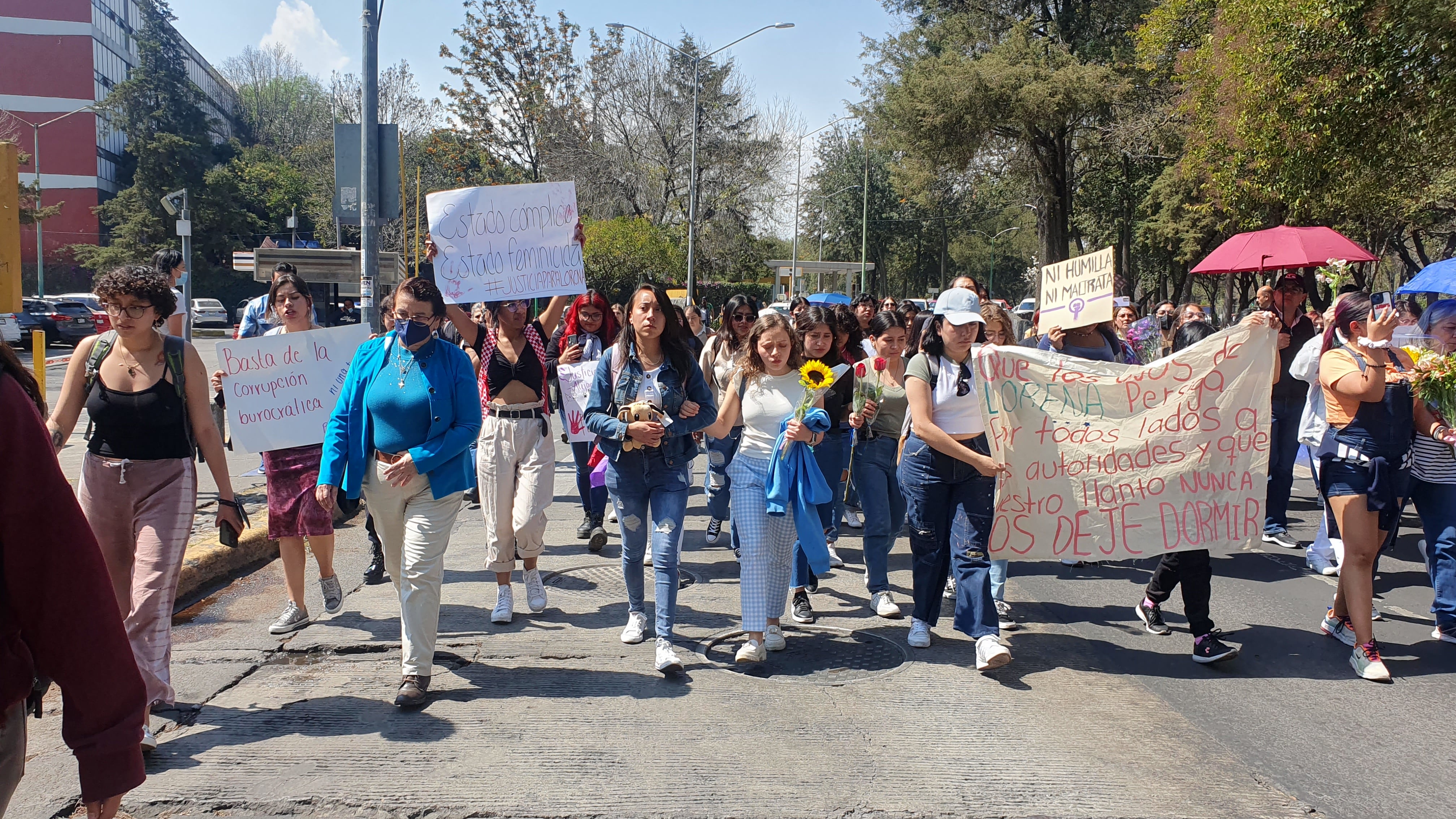 Marcha en la UNAM por justicia para Lorena Escobar