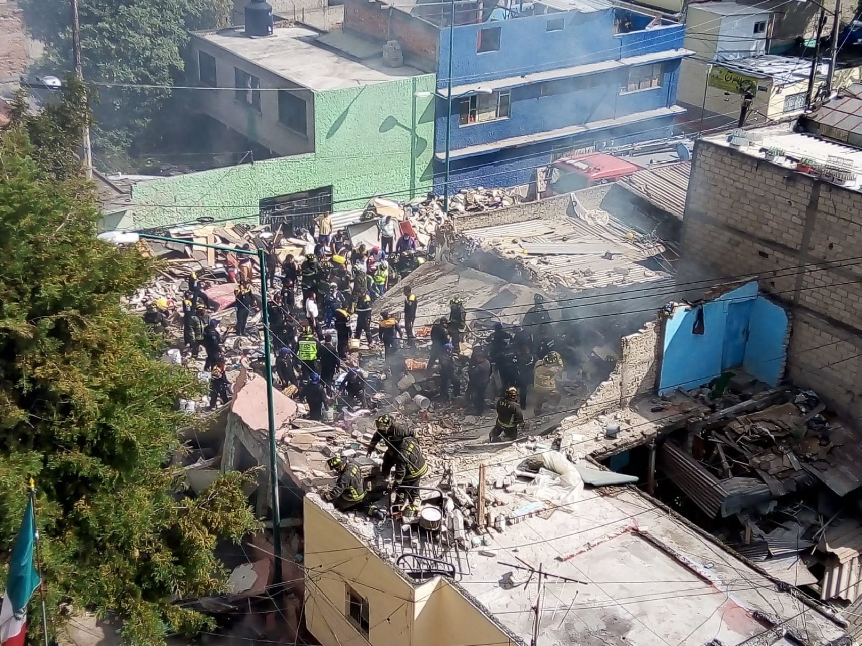 Vivienda se derrumba por una explosión en la alcaldía Miguel Hidalgo