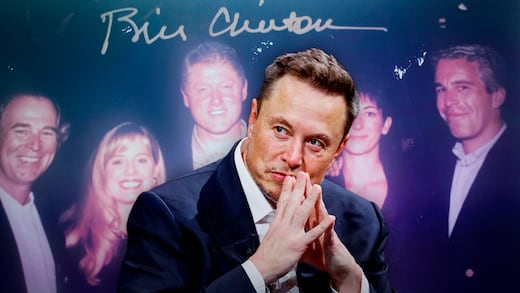 Elon Musk reacciona a las nuevas fotos filtradas de Epstein junto a Trump y Bill Clinton