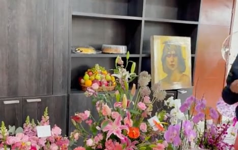 Sandra Cuevas presume sus regalos de su cumpleaños número 36/captura de video