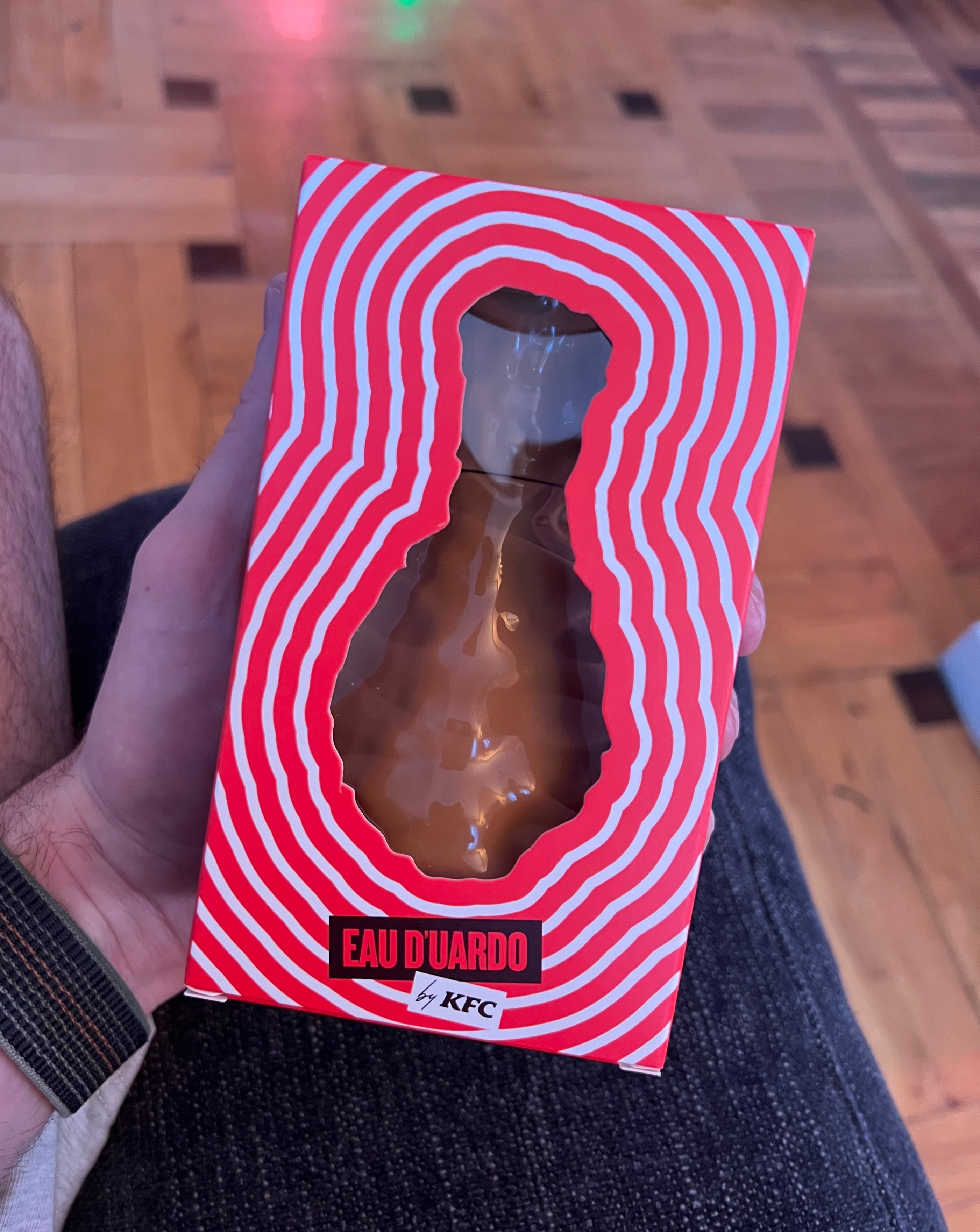 Perfume de KFC, Eua D’uardo