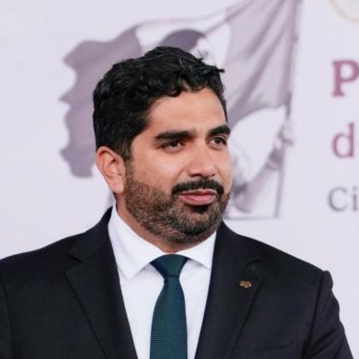 Roberto Lazzeri defiende reforma de nacionalidad única