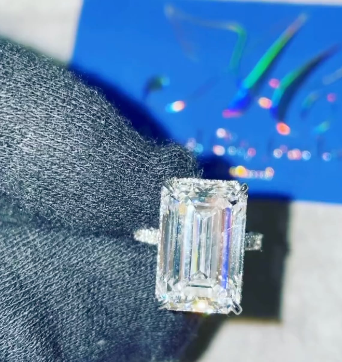 Anillo de compromiso de Belinda