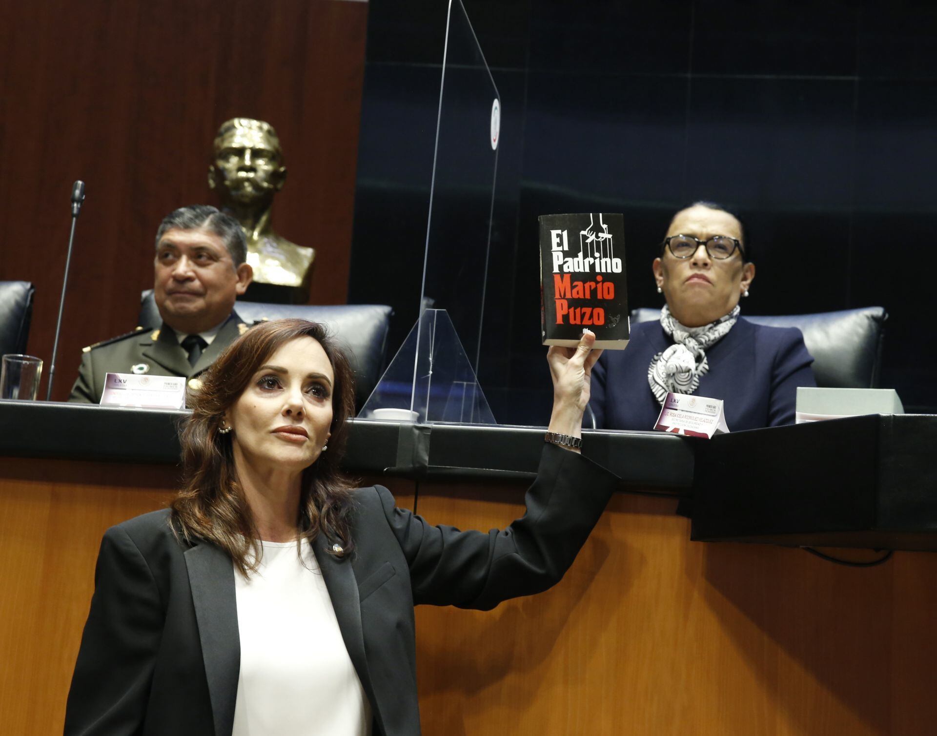 Lilly Téllez durante su intervención en la comparecencia de Rosa Icela Rodríguez ante el Senado de la República