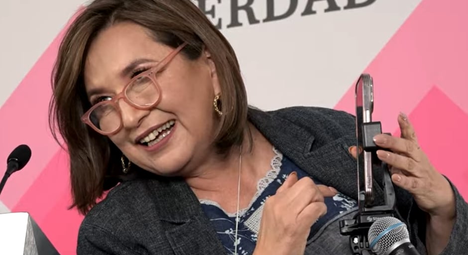 Xóchitl Gálvez recibe ola de insultos en llamada que tomó en vivo durante su Mañanera de la Verdad