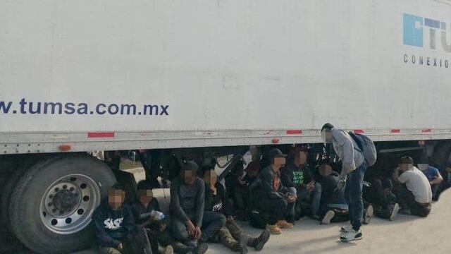 Tráiler con migrantes