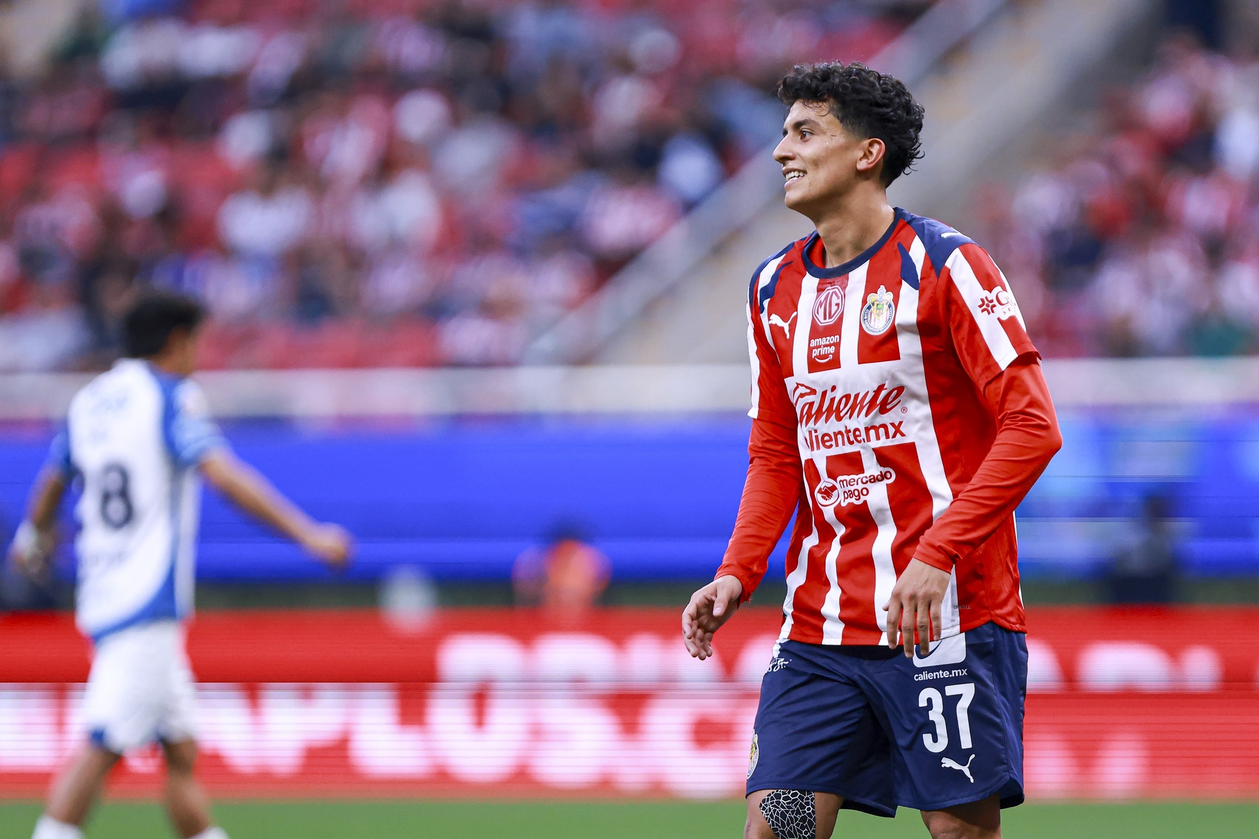 Richard Ledezma en el Chivas vs Pachuca.