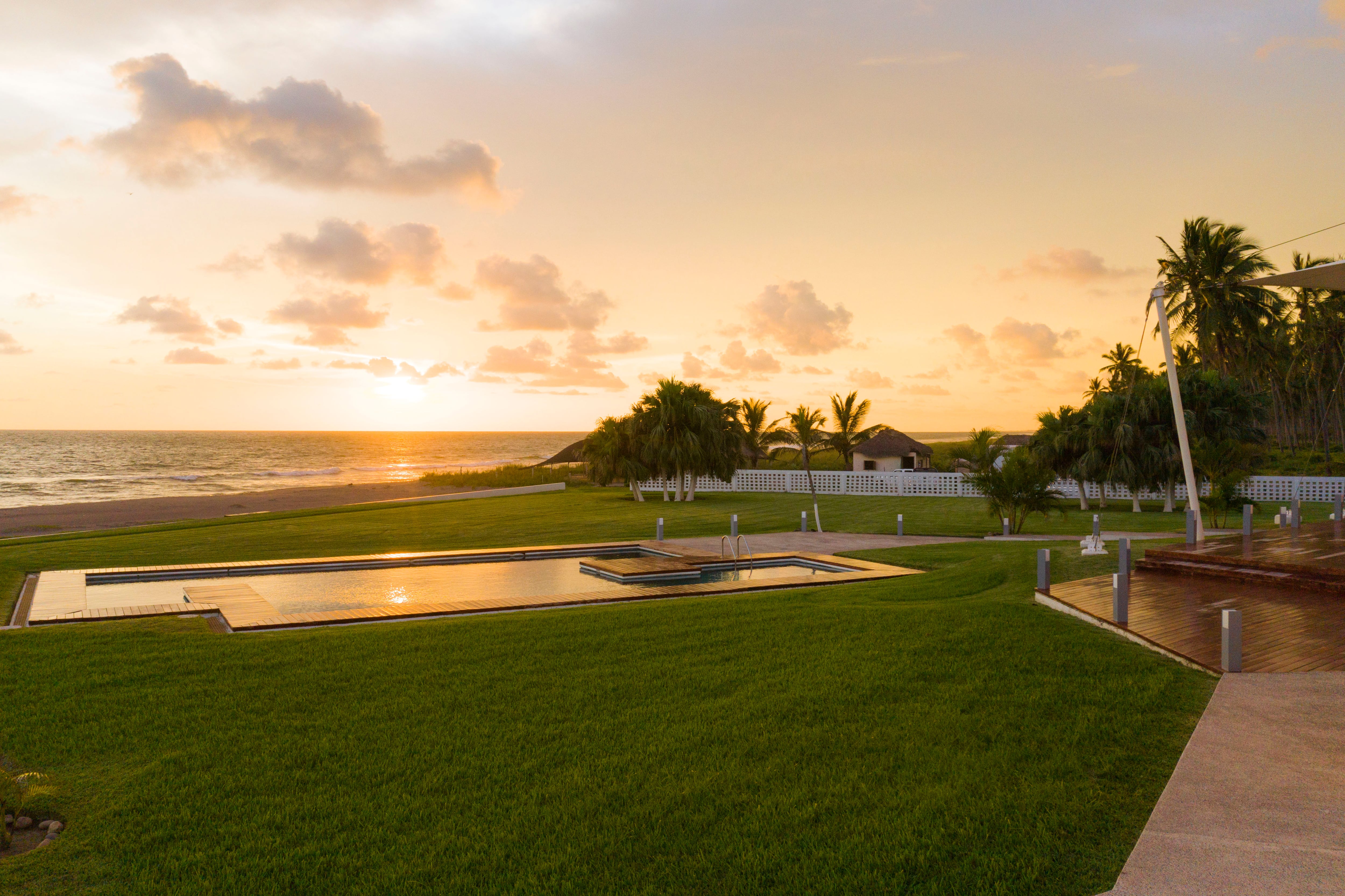 CASA FRENTE AL MAR EN PLAYA ESPÍRITU, SINALOA