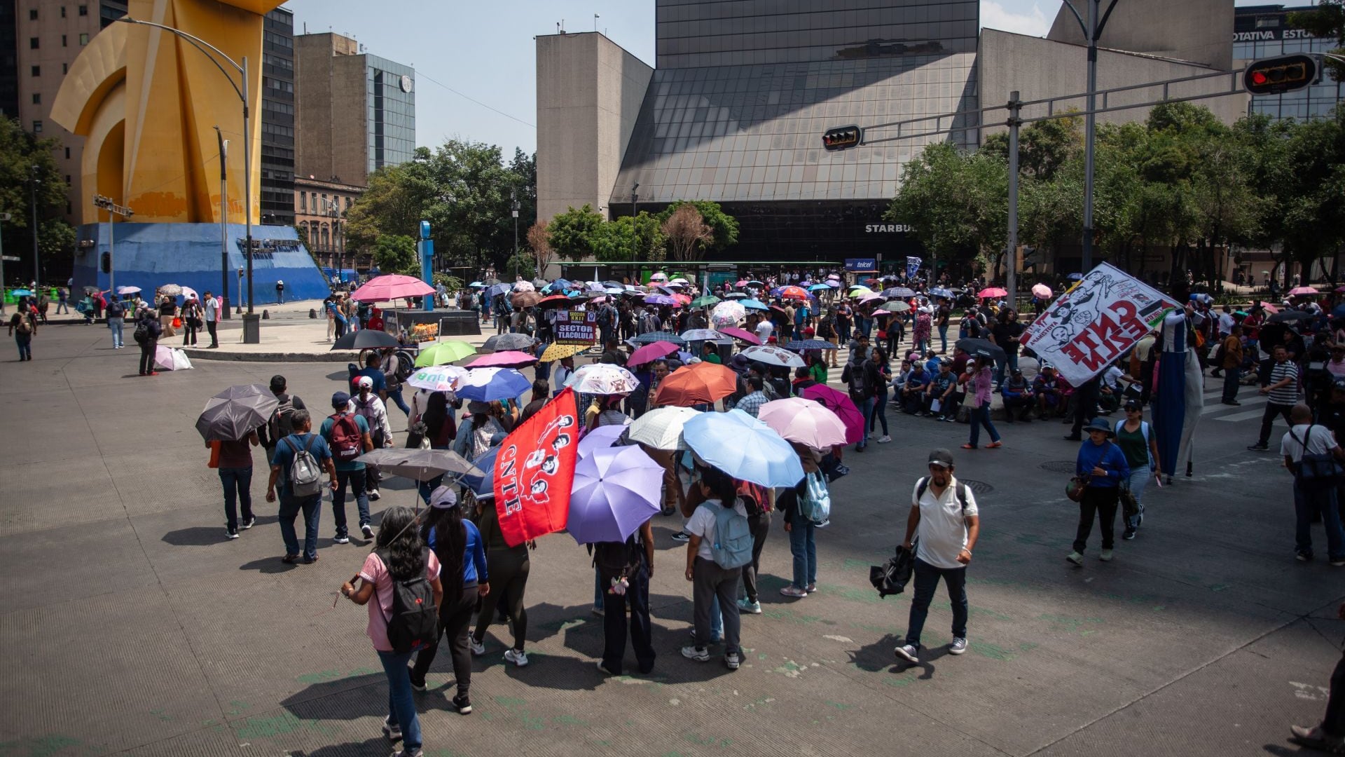 CNTE levanta bloqueo en El Caballito y Avenida Insurgentes
