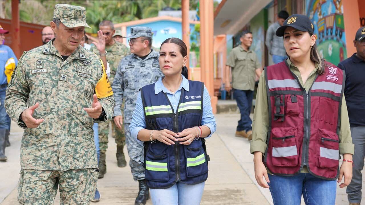 Evelyn Salgado atiende directamente zonas afectadas por el huracán Erick en la Costa Chica de Guerrero