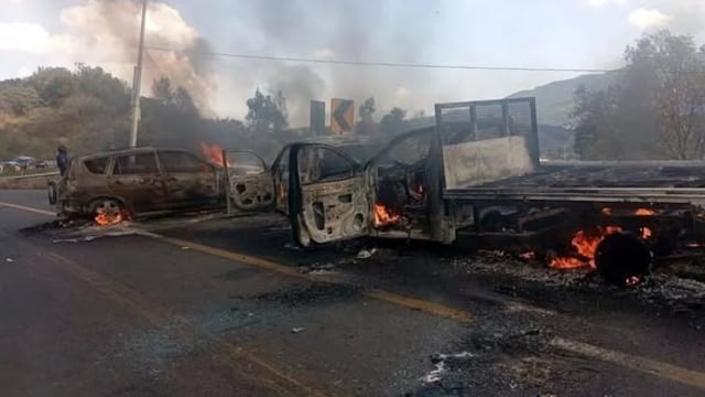 Reportan bloqueos hoy en Michoacán